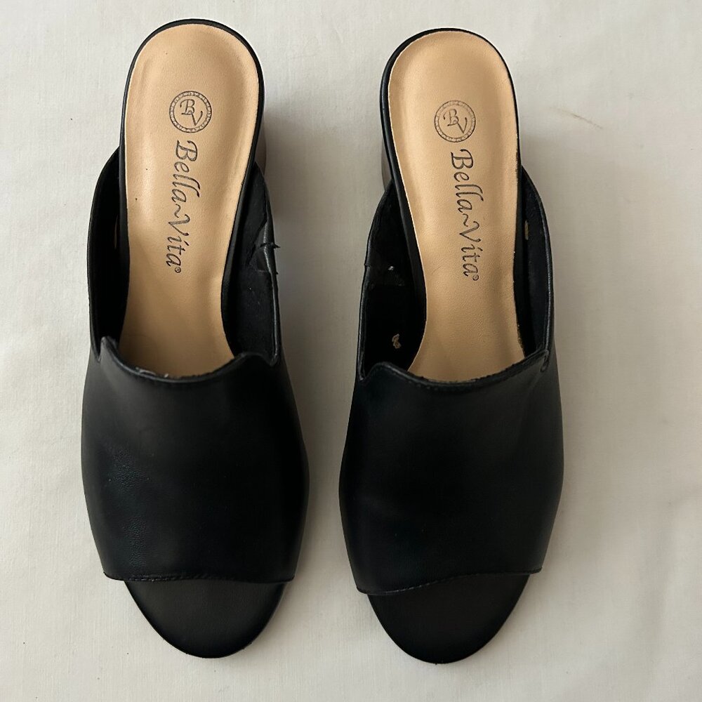 Bella Vita Black Leather Upper Slides 2 1/4" Stacked Heel  7M